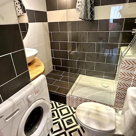 شقة 093 - Zen -2 Pers-parking - Proche Du Centre