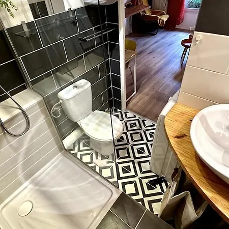 شقة 093 - Zen -2 Pers-parking - Proche Du Centre